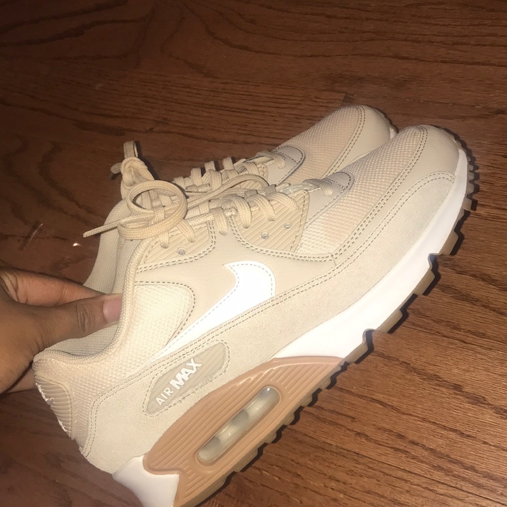 Women’s Nike Air Max 90 Tan/Cream         Size 6.5